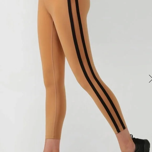 Lorna Jane Chai Arianna Core Ankle Biter
Tight NWT - Picture 4 of 10